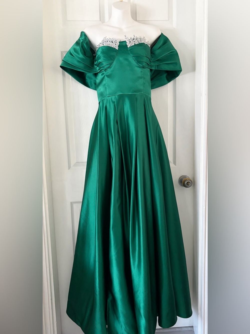 Emerald off the shoulder Green Satin Evening Gown